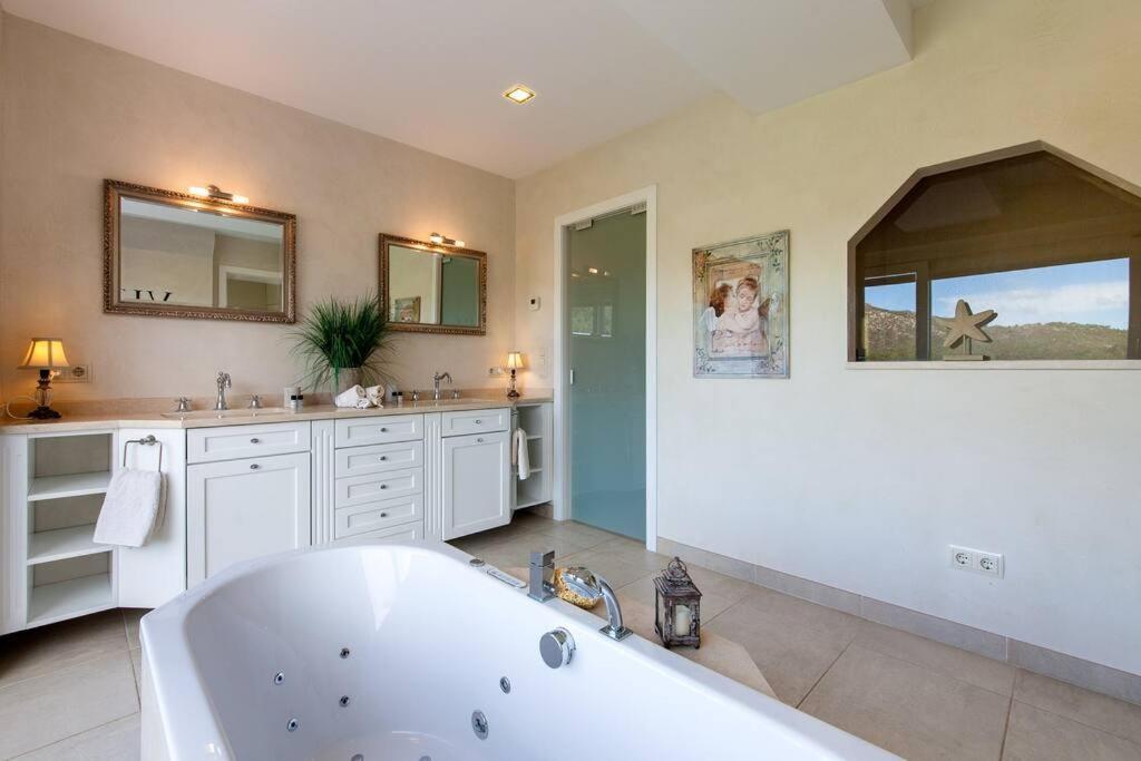 Finca Wellnatura Mit Sauna, Kamine, Badewanne Arta Ngoại thất bức ảnh
